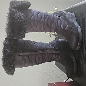Black top faux fur boots